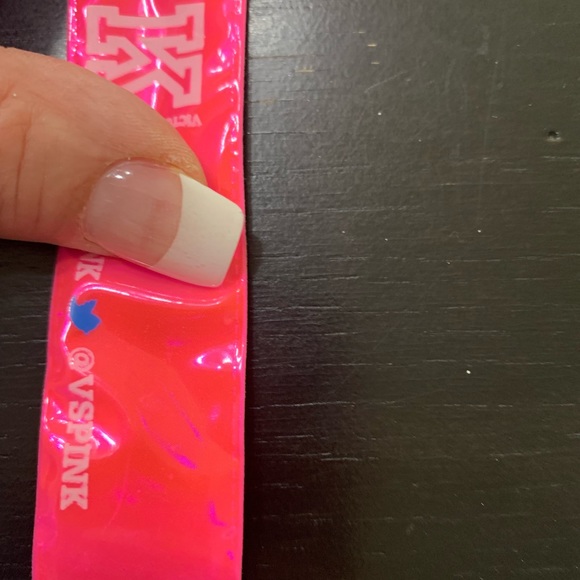 Victoria Secret - Picture 3 of 4